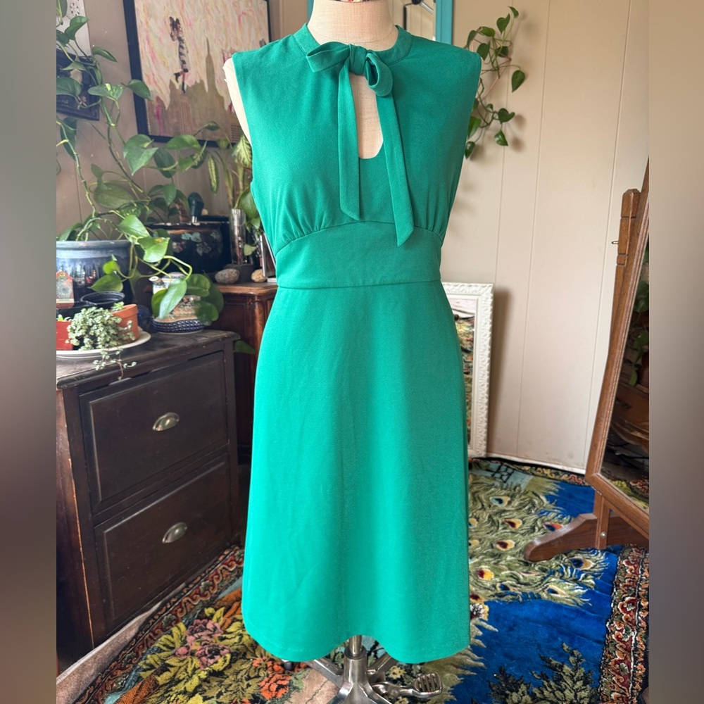 ModCloth Kelly Green Retro Fit And Flair Dress, Size XL pockets